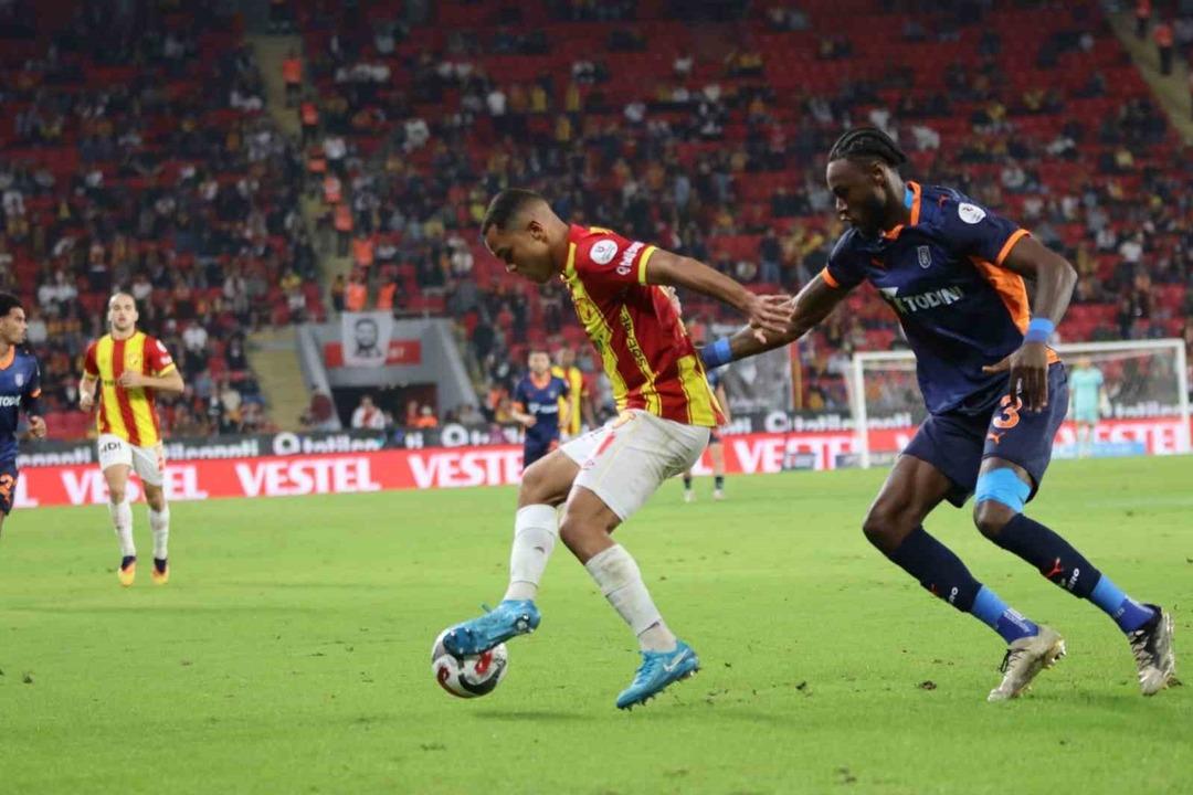 Süper Lig 8. Hafta Görtepe Daşakşağhehir Yenilmez Serisini yendiğim devam etti! 2