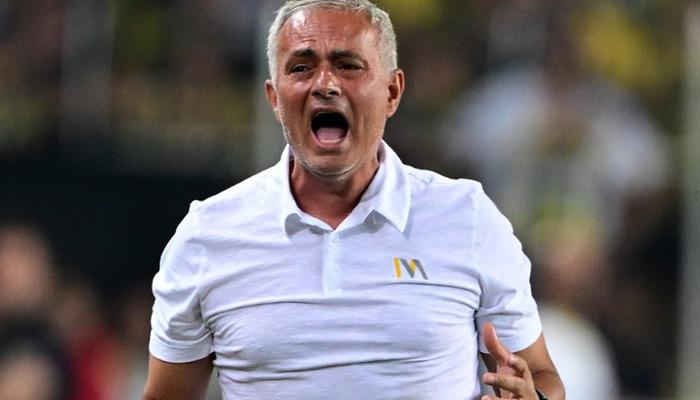 Şampiyonlar Ligi'nde Lille'e elenen Jose Mourinho, kariyerinde ilk kez yaşadı… F.Bahçe