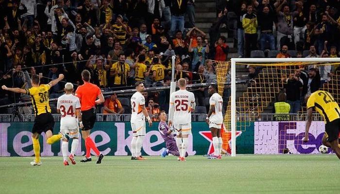 Galatasaray'ın yenilgisinin sorumlusu Derrick Köhn'dü! Tepkiler çığ gibi büyüyor… Galatasaray da Kerem Aktürkoğlu'nu çok kızdırdı