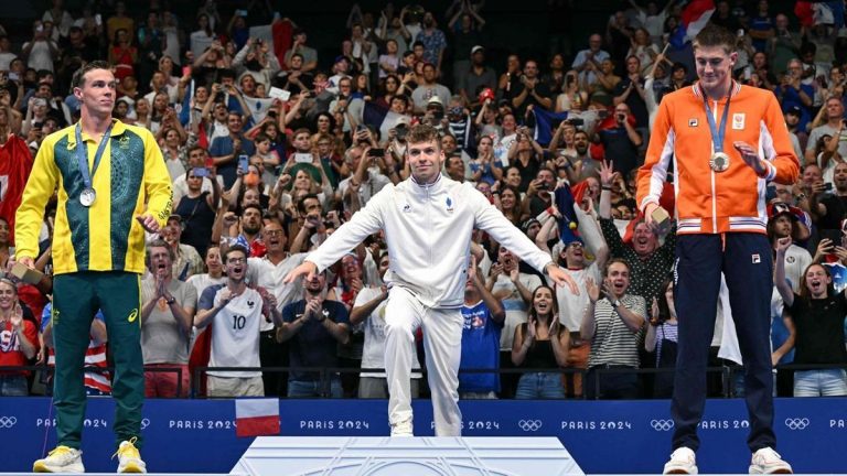 Fransız yüzücü Leon Marchand Olimpiyat rekorunu kırdı!