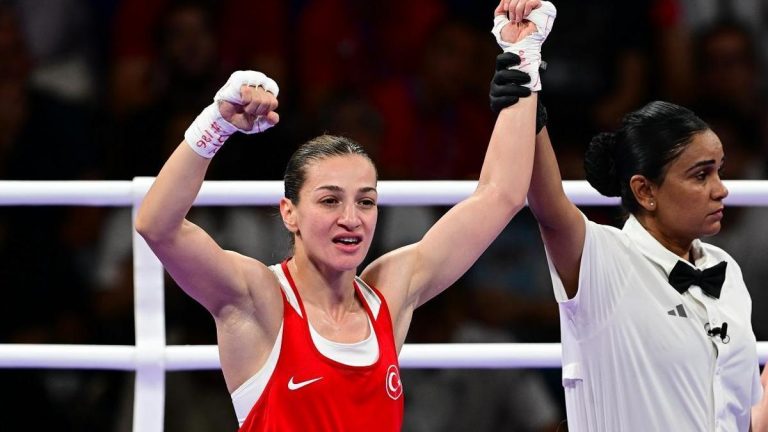 Buse Naz Çakıroğlu yarı finalde