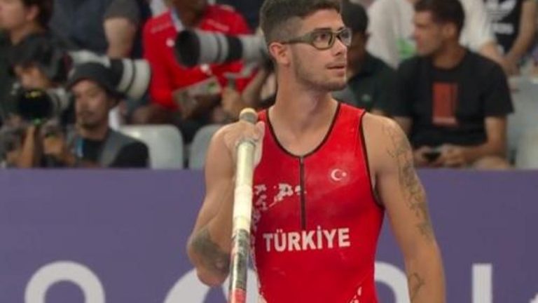 Ersu Şaşma kimdir?  Sırıkla atlama finalinde 5.90'ı geçti mi?  Ersu Şaşma gösteri yapıyor ve rekorlar kırıyor!