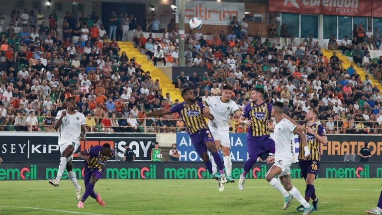 Alanyaspor ile Eyüpspor puanları paylaştı