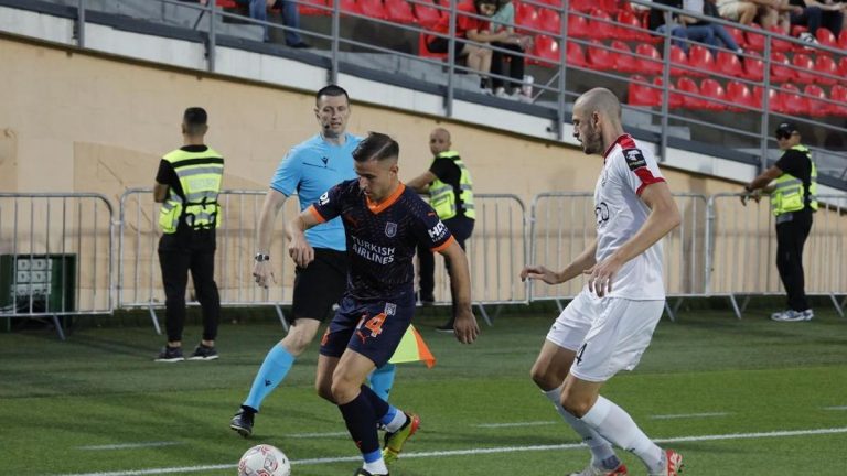 Başakşehir-İberia maçının ilk 11'i belli oldu.