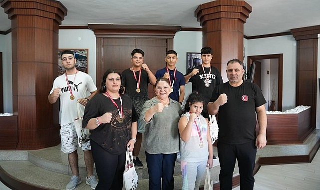 Didim Arena Boks Kulübü Antrenörü Milli boksör Dinçer Çankaya ve boks şampiyonları Didim Belediye Başkanı Hatice Gençay'ı ziyaret etti – SPORT