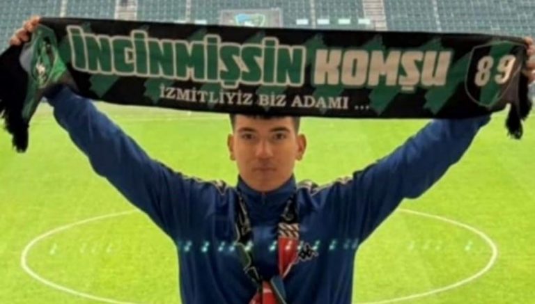 Standlardan düşen genç hayranlar hayatta kalmak için mücadele ediyor – Spor Haberlerini Breaking