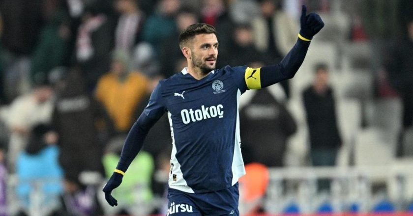 Dusan Tadic, eski pozisyonuna döndüğünde rol aldı