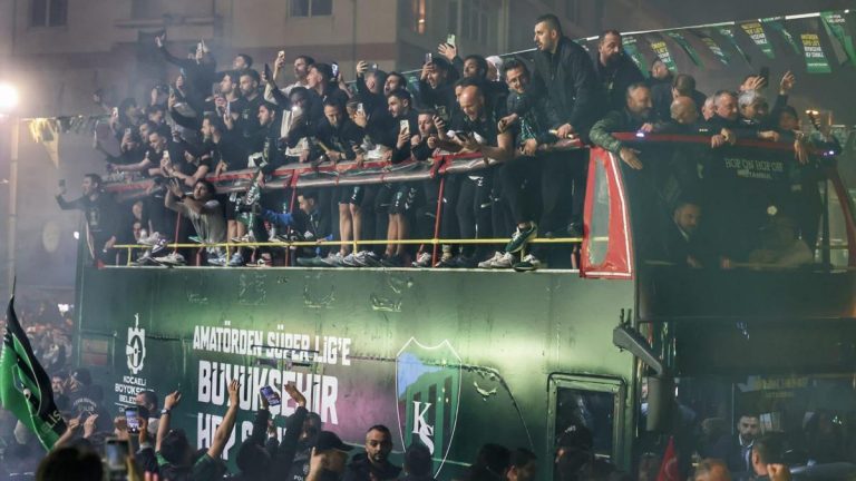 Kocaelispor şampiyonayı hayranlarıyla kutladı – son -son -Futbol Haberleri
