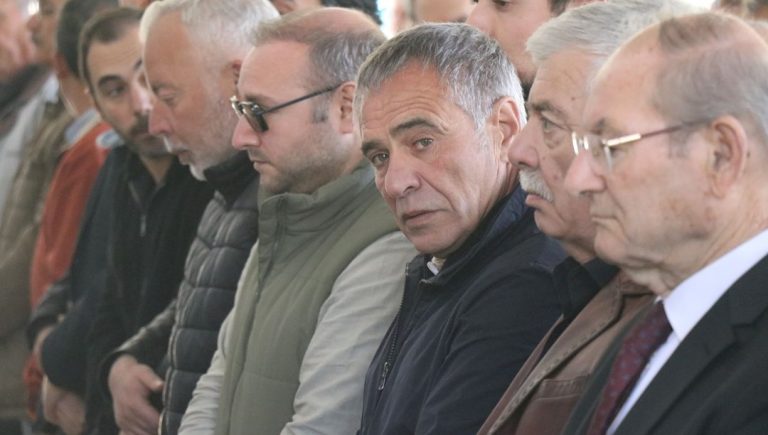 Antrenör Ersun Yanal’dan Anneye Son Görev – Spor Haberlerini Breaking