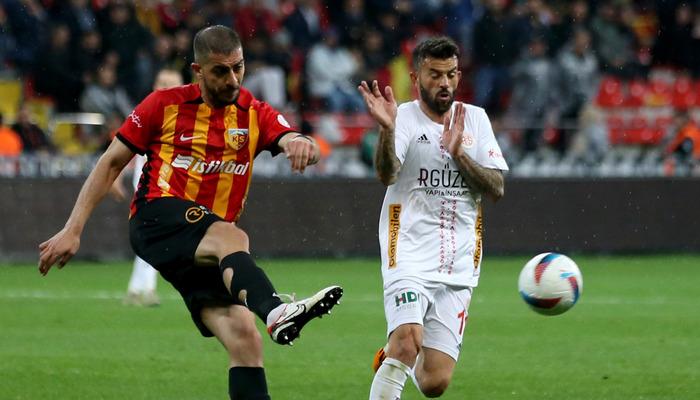Kayserispor, Antalyaspor’u 3 golle devirdi ve Yenilmezlik Serisini 7 maça götürdü