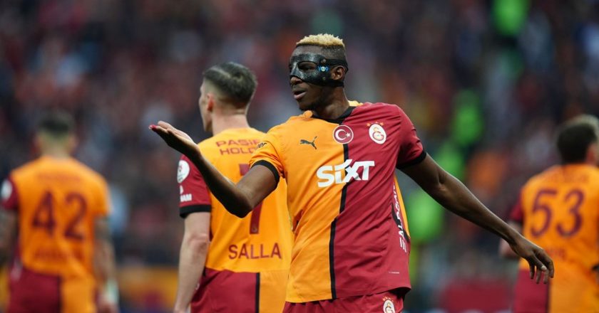 OSIMHEN: Ben ve ailem burada mutluyuz