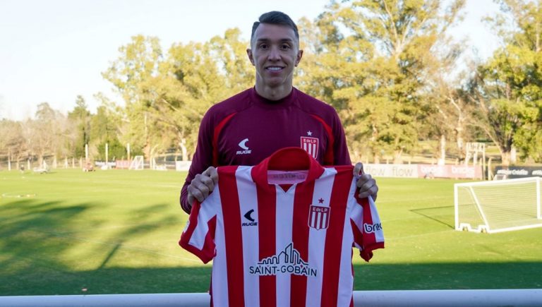 Muslera resmi imzayı attı: İşte ilk fotoğraflar – Son Dakika Spor Haberleri