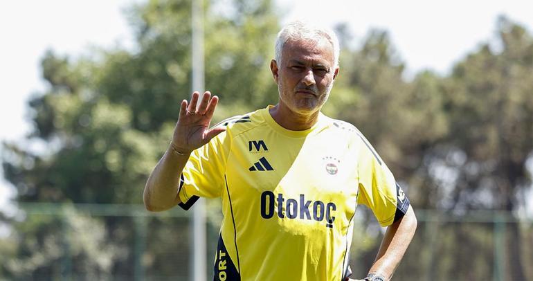Jose Mourinhonun ekibi Fenerbahce'de değişti Yeni isimler duyuruldu ...