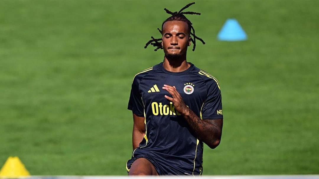 Yeni transfer sergileniyor! Fenerbahce ikinci hazırlık maçında bir hata yapmadı ... Sarı-Lacivertliler Uniao de Leiria 20 3 yenildi