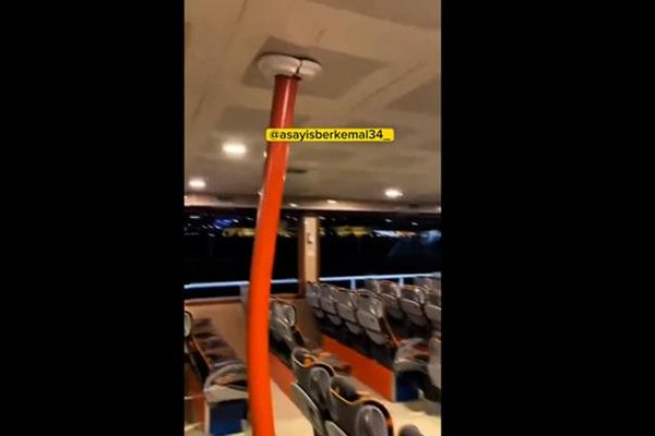 Üsküdar-Beşiktaş vapurunda taraftar olayı! Bazı Beşiktaş taraftarları Orkun Kökçü’nün imza töreni sonrasında vapuru karıştırdı…