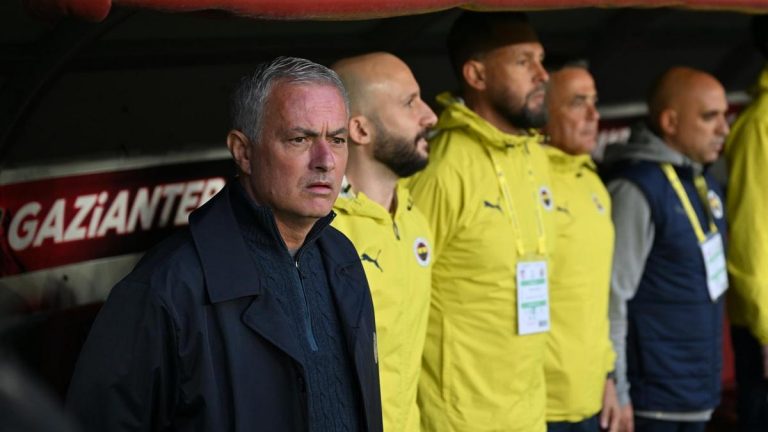Fenerbahçe’de Jose Mourinho’nun ekibi değişti! Yeni isimler belli oldu…
