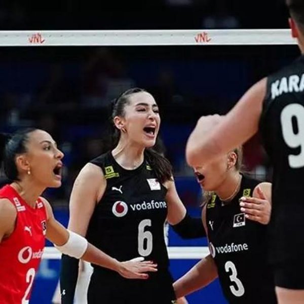 TÜRKİYE 2 – 3 İTALYA (VOLEYBOL MAÇ SONUCU)