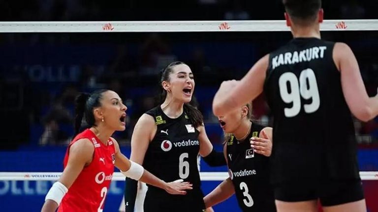 TÜRKİYE 2 – 3 İTALYA (VOLEYBOL MAÇ SONUCU)