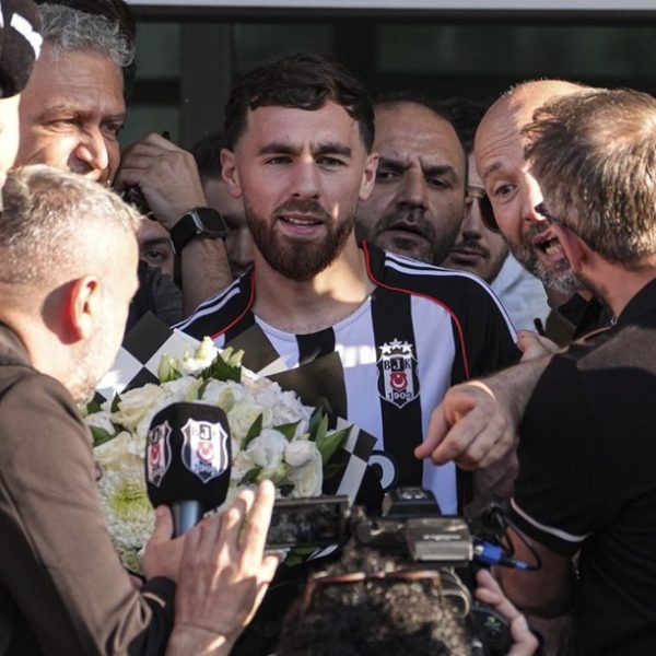 Orkun Kökçü İstanbul’a geldi: “Alemin gözü yaşlı” – Son Dakika Spor Haberleri