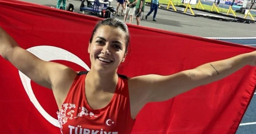 Milli Atlet Esra Türkmen, altın madalya kazandı – Son Dakika Spor Haberleri