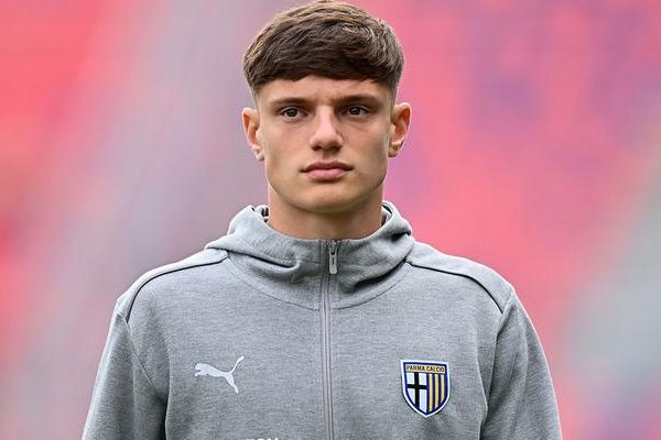 İngiliz ekibi Liverpool Parma’dan gelecek vaat eden Giovanni Leoni’yi kadrosuna katıyor! –