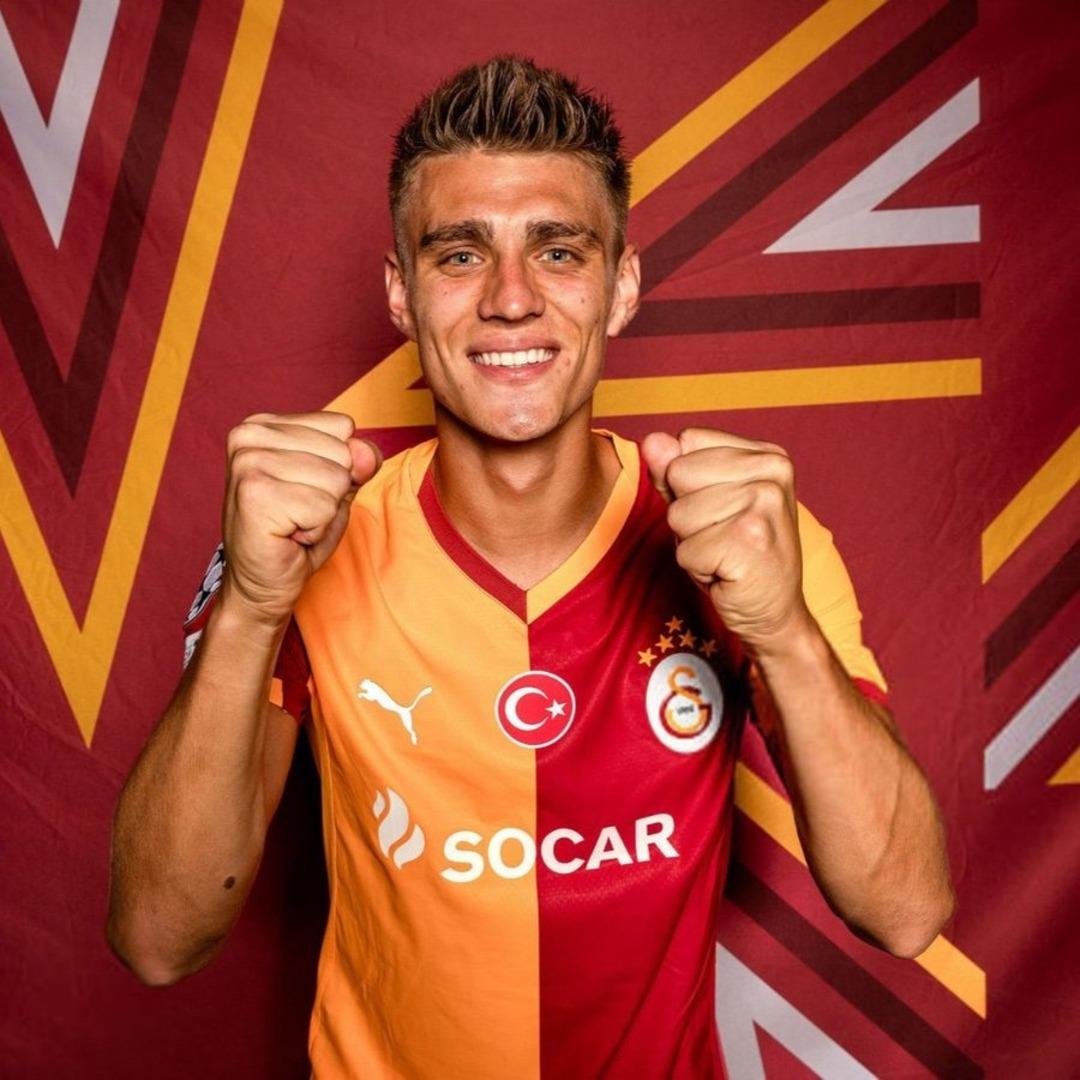 Galatasaray ayrıca yaprakları bırakmaya devam ediyor! Sarı Red takımındaki Jankat Yilmaz ve Kazimcan Karatas transfer iddiaları için geldi ... 2
