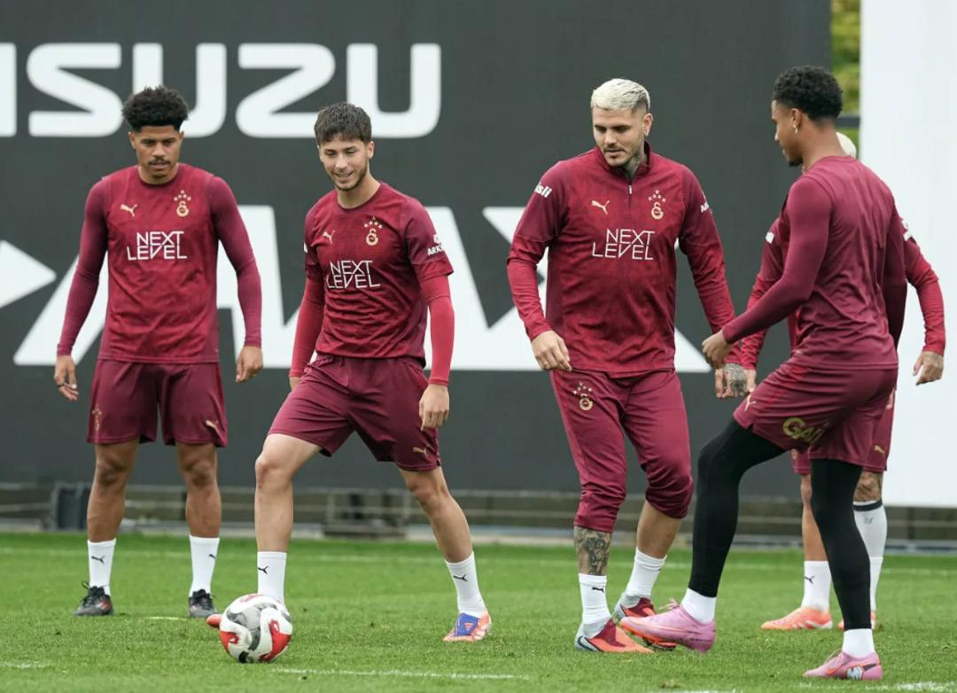 Sözleşmesi sezon sonunda bitiyordu! Icardi'nin menajerinden ortalığı karıştıran açıklama! Yönetime ayrılma sinyali 3