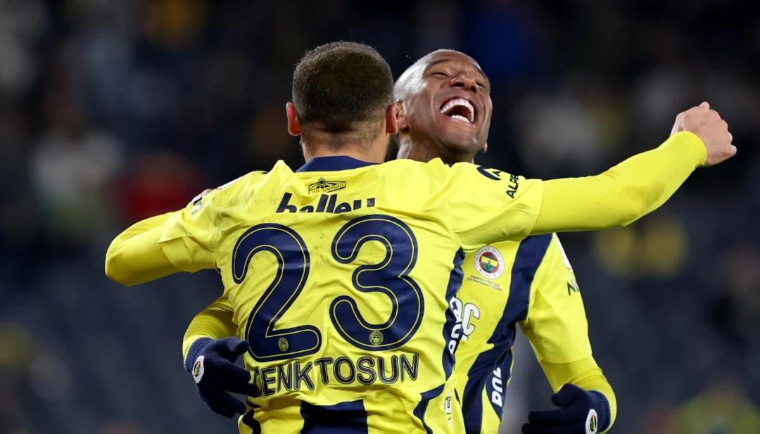 Cenk Tosun'a bir darbe daha! Bütün F.Bahçe taraftarları bu haberi bekliyordu