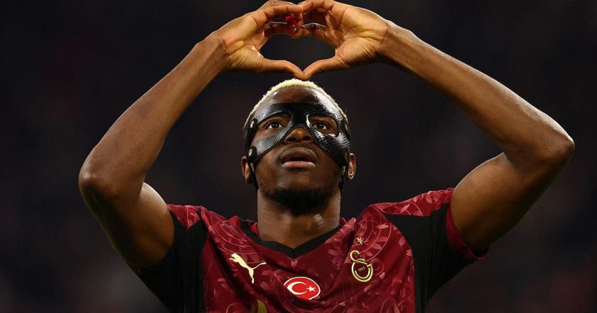 Osimhen depremi! Oyuna devam edemedi, gözyaşlarına hakim olamadı