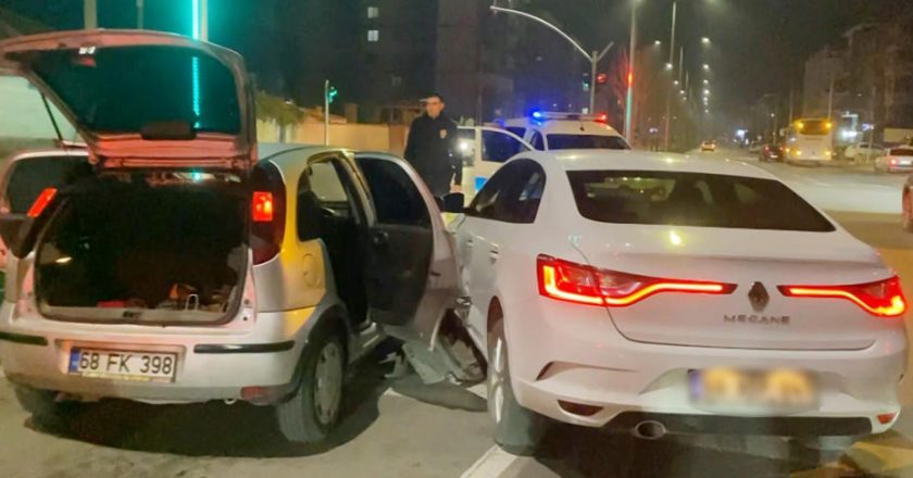 Alkollü sürücü, emniyet müdürü yardımcısının aracına çarptı!